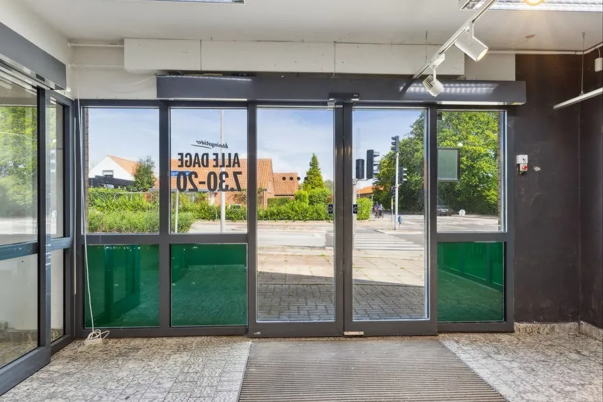 Entrée - Mixed-Use Property with Business Area in Sønderborg