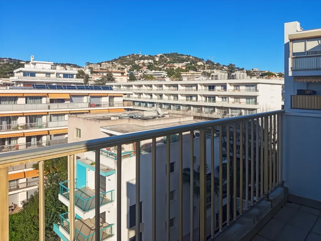 Cannes Apartment with Mountain View