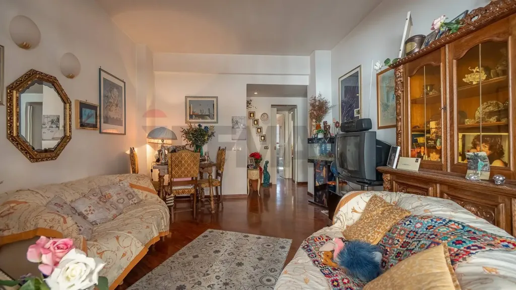 Séjour - Furnished Apartment with Balcony in Rome
