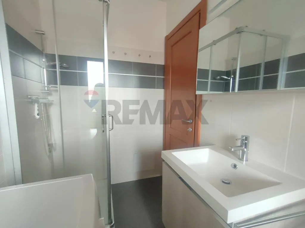Vannitoad - Modern Apartment with Balcony in Scoppito