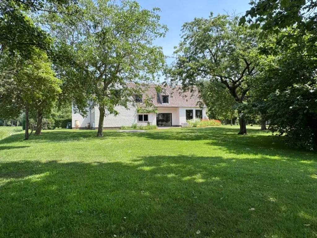 Villa with Polder View in Sint-Kruis