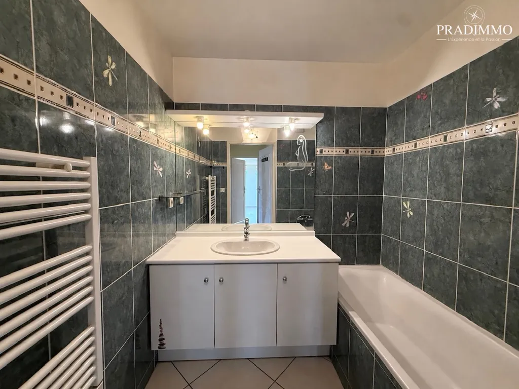 Salles de bain - Appartement avec Terrasse Sud-Ouest au 9ème Marseille