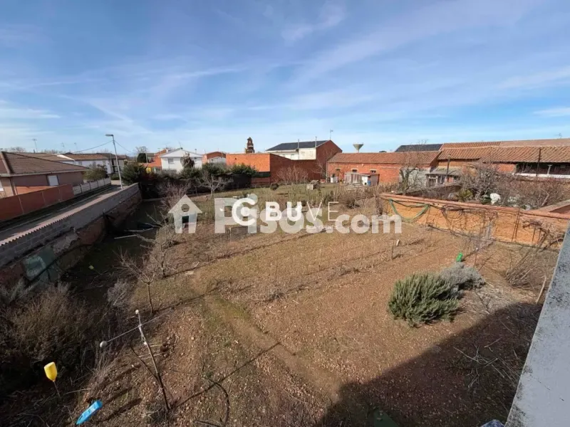 Aed - Rustic Farmhouse with Cultivation Land in Bustillo del Páramo