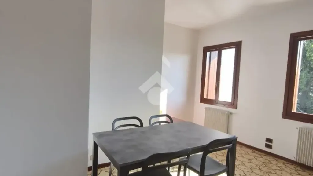 Söögituba - Twin-Occupancy Flat with Balcony in Giavera del Montello