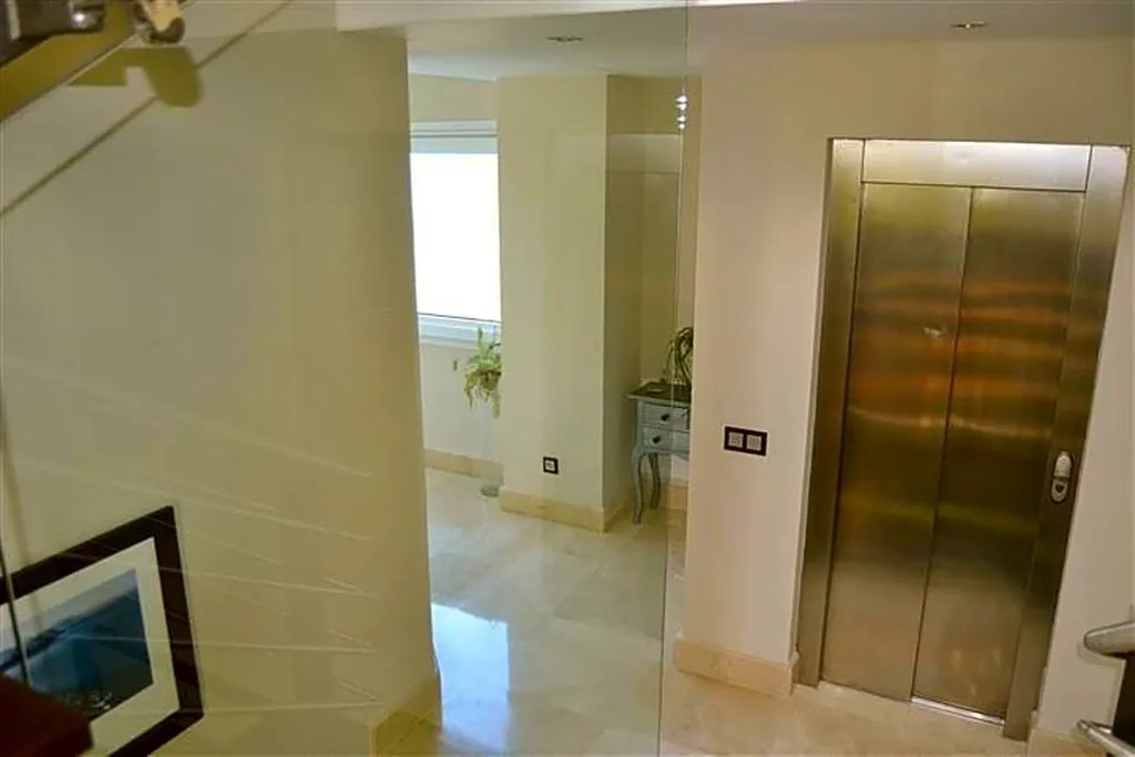 Esik - Luxury Villa with Panoramic Views in La Duquesa