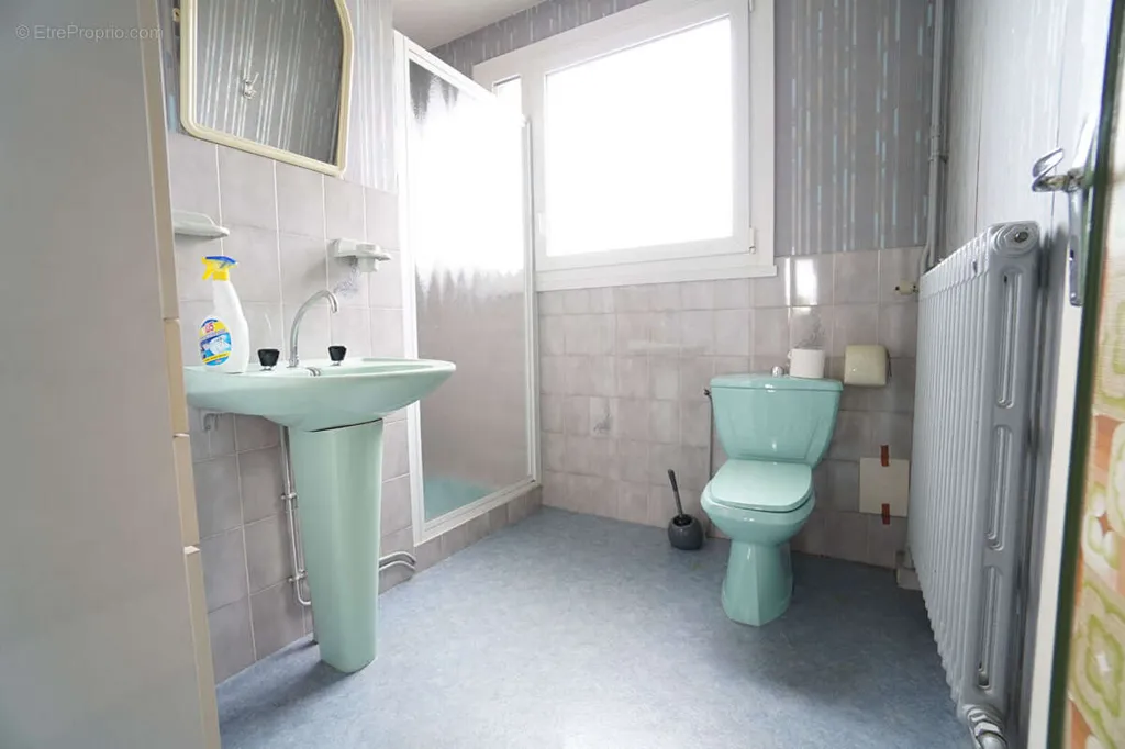 Bagni - House to Refresh with Garden in Le Mans