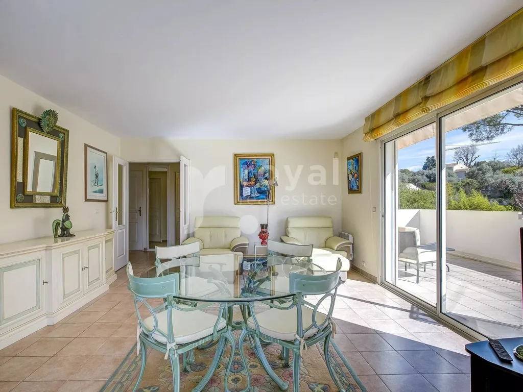 Söögituba - Apartment with Golf View in Royal Mougins Golf