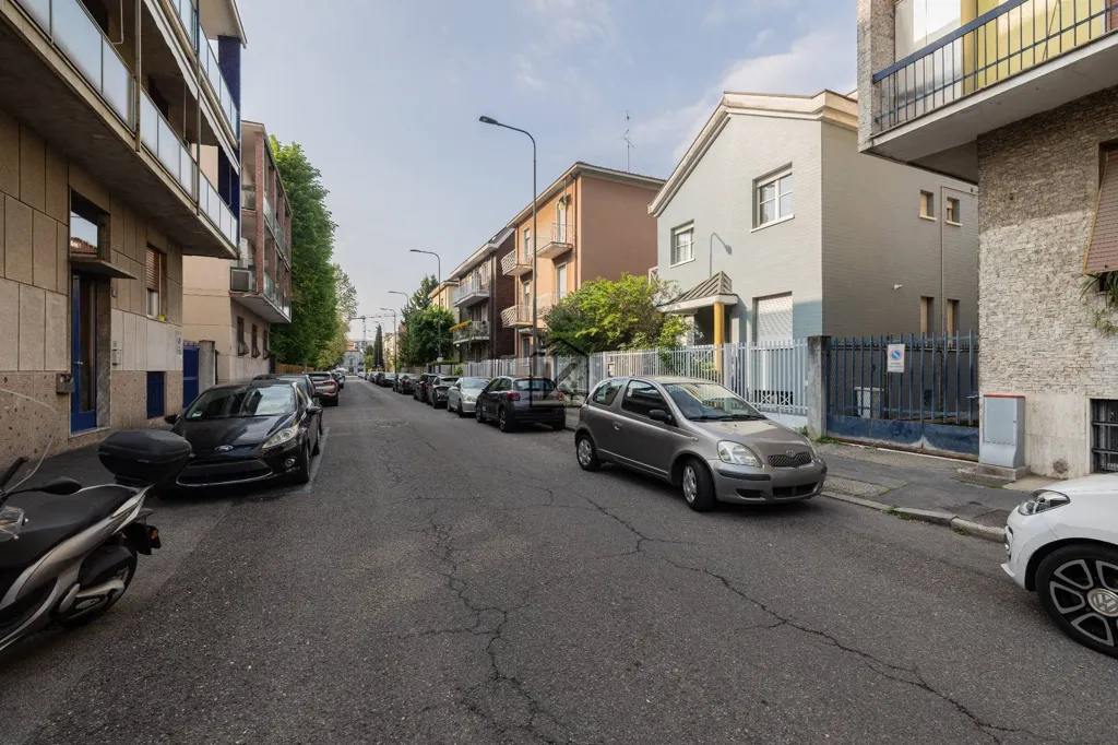 Exterior - Luxury Villa with Private Garden in Milan