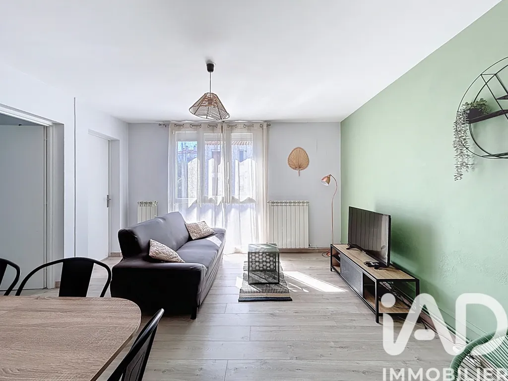 Séjour - Appartement Traversant avec Balcon à Perpignan