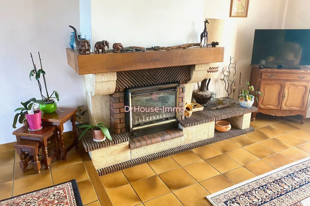 Elutuba - Traditional Villa with Pool in Lavalette
