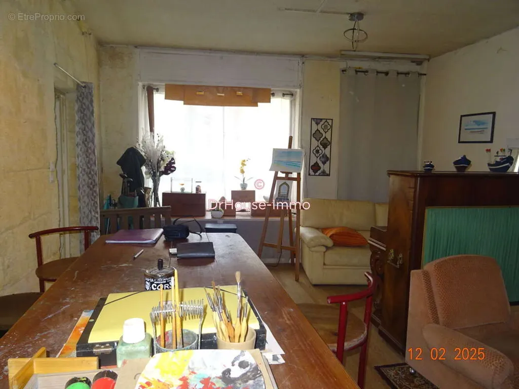 Sala da pranzo - Restoration-Ready Stone Building in Saint-Savin
