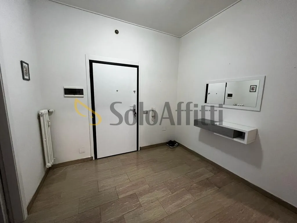 Esik - Shared Flat with Balcony in Modena