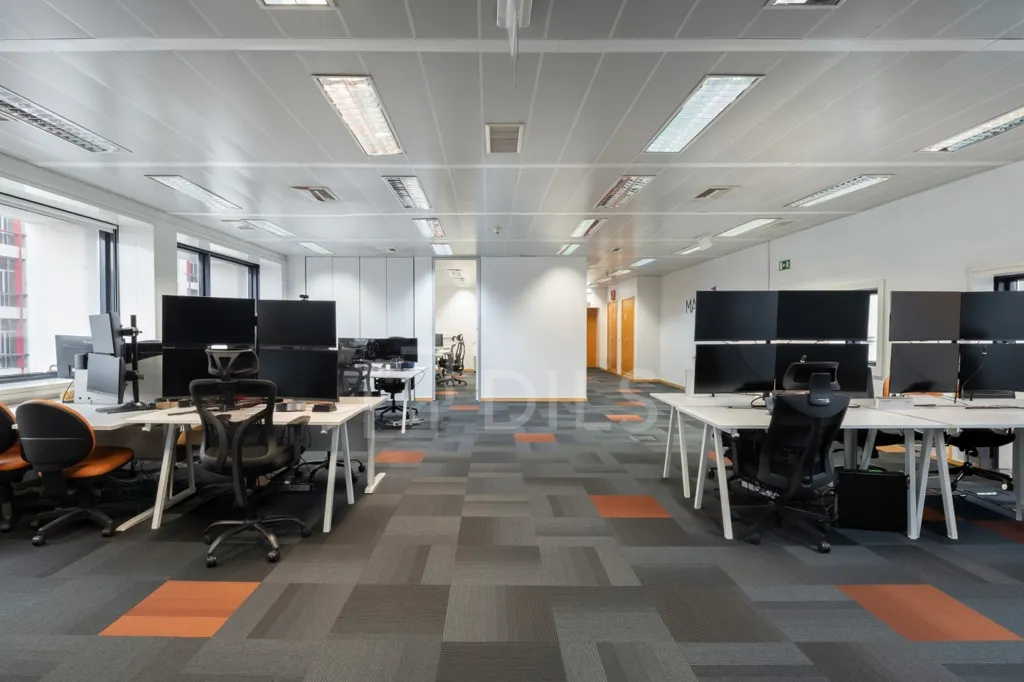 Bureau - Office with Air Conditioning in Amoreiras Square, Lisbon