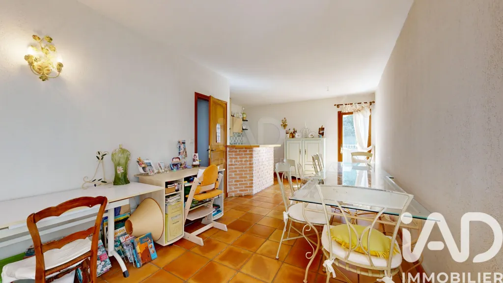 Salle à manger - Maison Traditionnelle avec Piscine à Balma