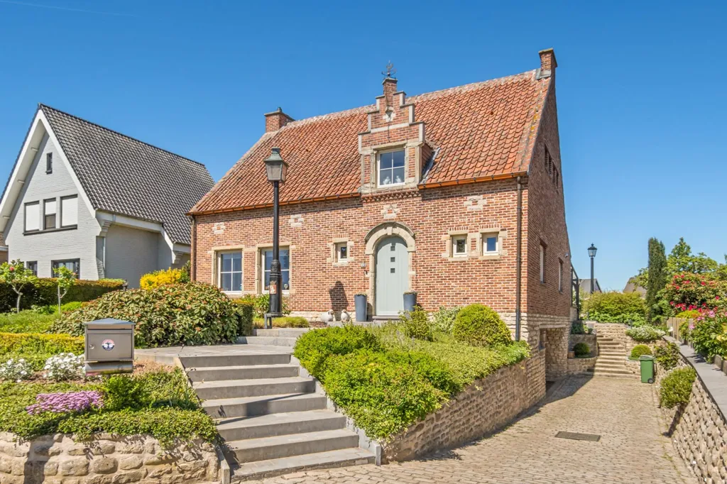Extérieur - Villa Rénovée avec Garage à Erps-Kwerps