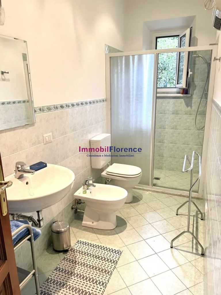 Salles de bain - Ground Floor Apartment with Garden in Florence