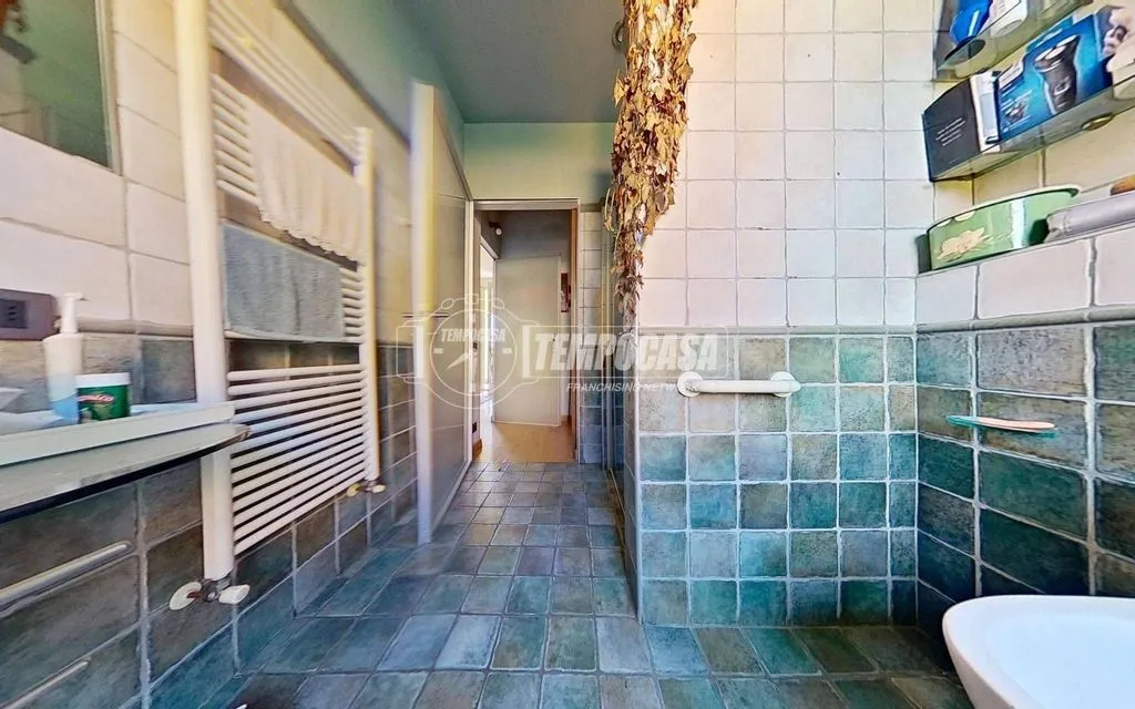 Salles de bain - Luxury Villa with Private Garden in Mozzo