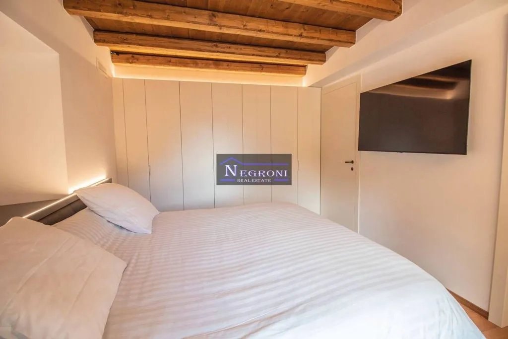 Magamistoad - Luxury Apartment with Medieval View in Gromo
