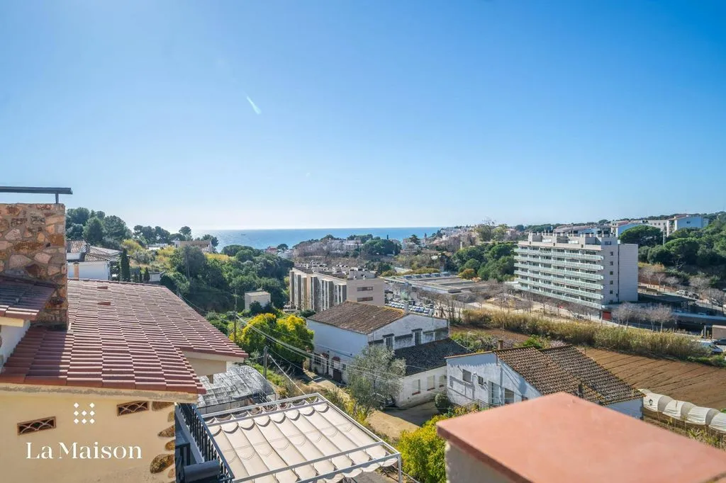 Rõdu - Detached House with Sea View in Arenys de Mar