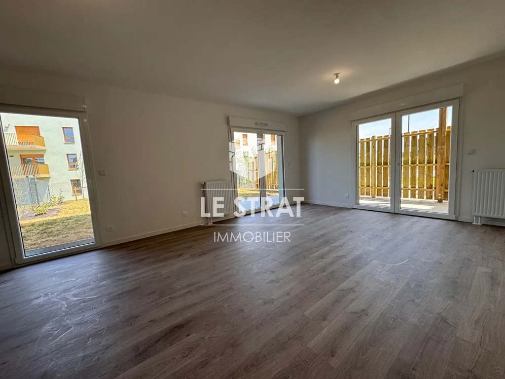 Séjour - Appartement 3 Pièces avec Terrasse à Épron