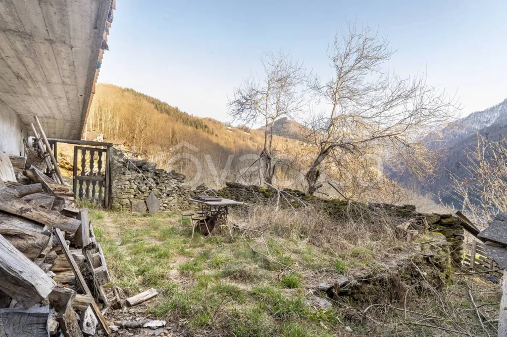 Terrace - Rustic Baita with Garden in Celle di Macra