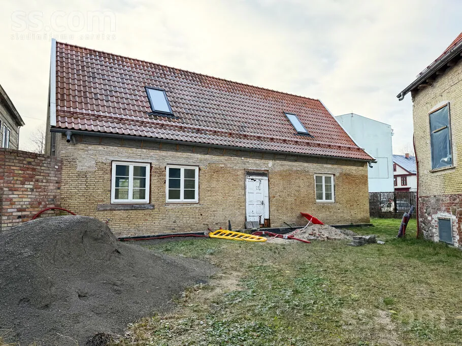 40-toaline maja asukohas Liepāja un raj.