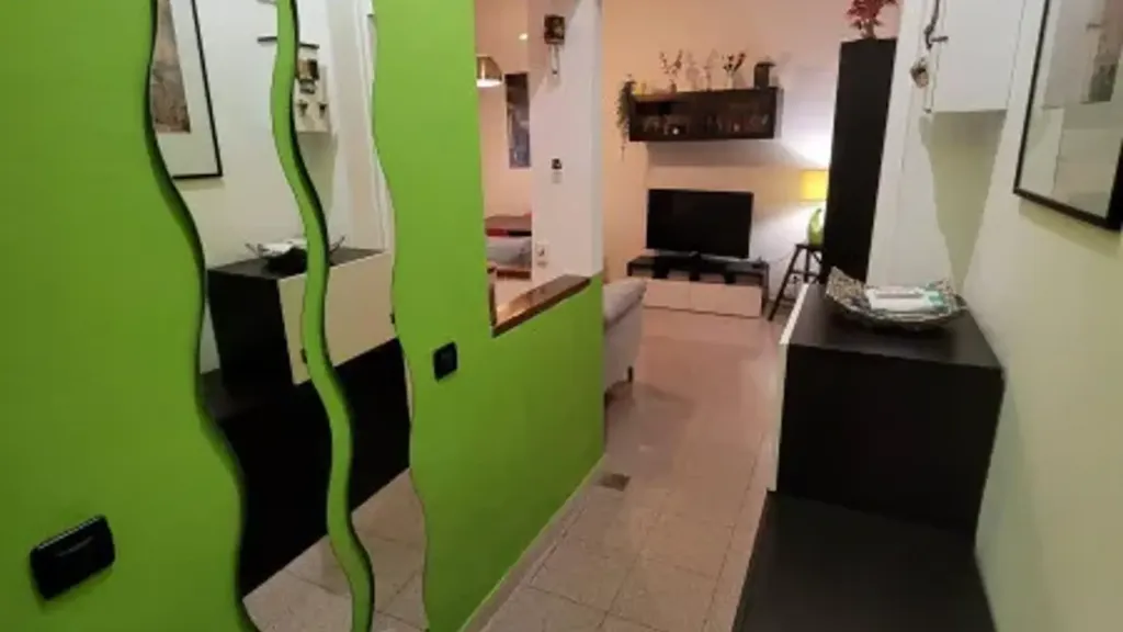 Entrée - Rusticated Two-Bedroom Apartment in Quinto Romano, Milan