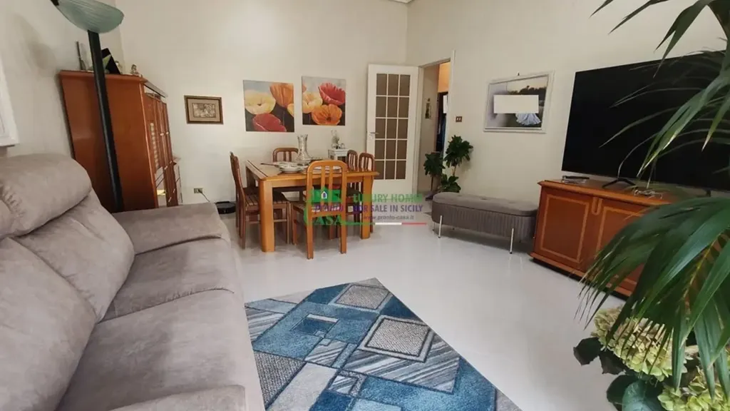 Soggiorno - 3rd Floor Apartment with Garage in Ragusa