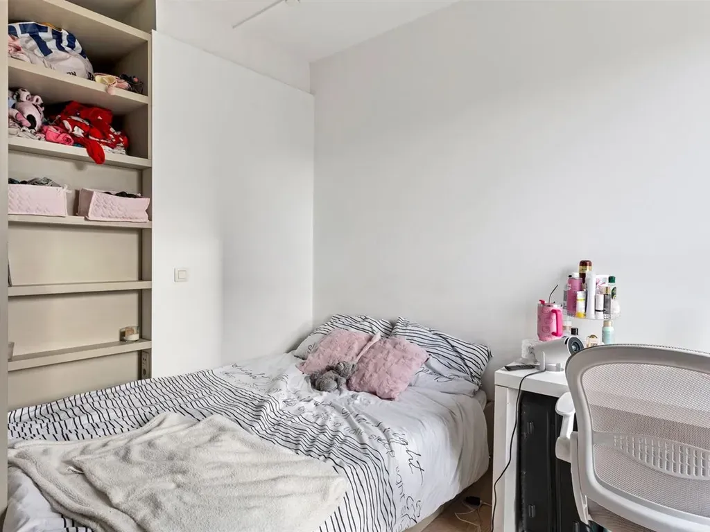 Chambres - Chambre de Student Moderne avec Vue sur la Place à Anvers