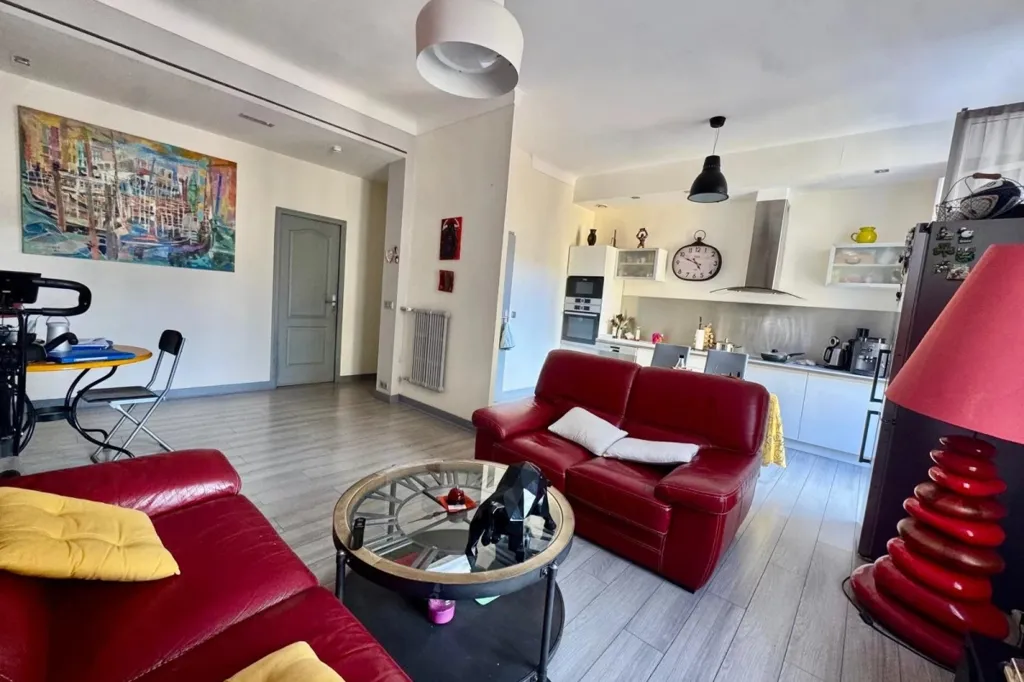 Séjour - Appartement 4 Pièces dans Immeuble Art Déco à Nice