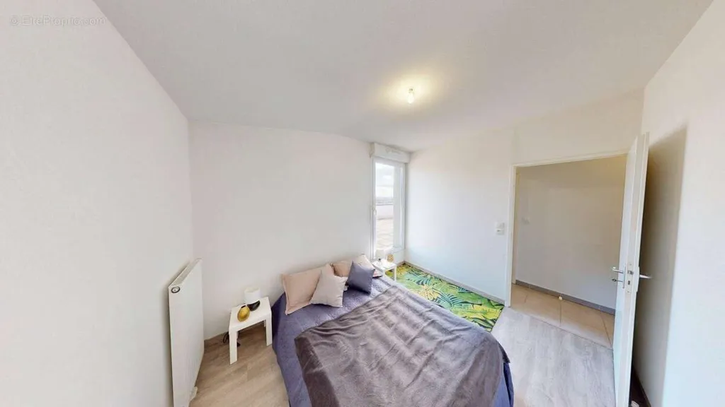 Bedrooms - 3-Bed Flat with Terrace in Colomiers