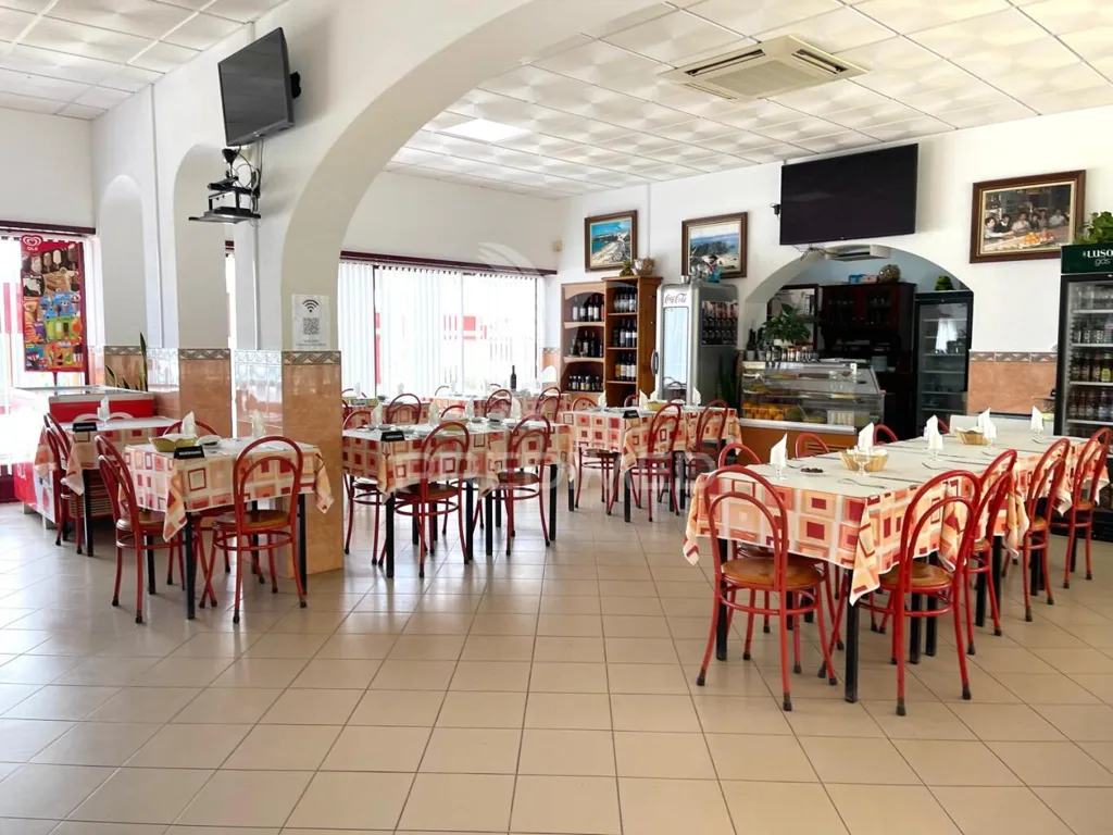 Söögituba - Iconic Restaurant with Outdoor Space in Sines