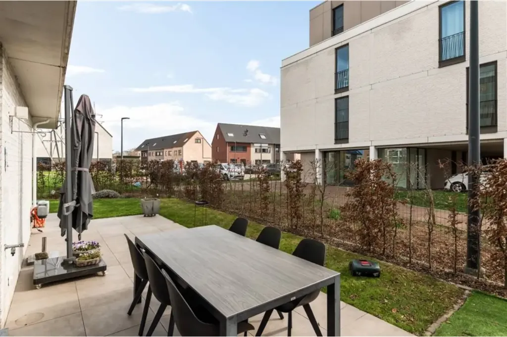 Terrasse - Appartement Neuf avec Jardin à Lier
