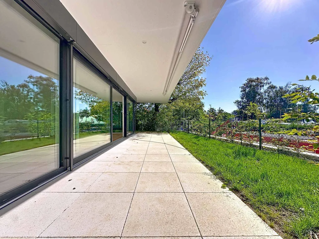 Terrass - 5.5-Bedroom Apartment with Lake View in D3 Building