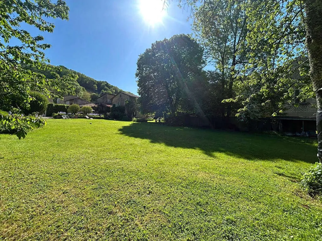 Aed - Constructible Plot with Garden in Douvres