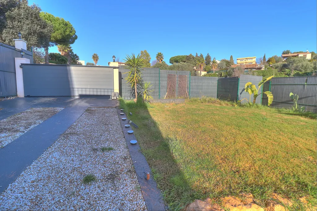 Jardin - Maison de Luxe avec Terrasse à Antibes