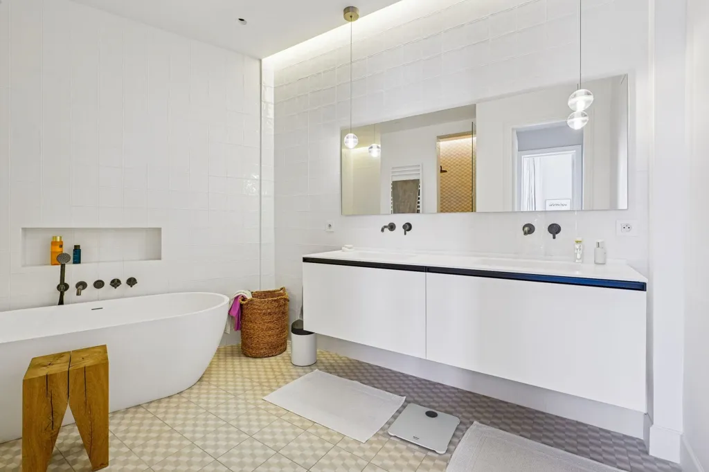Salles de bain - Appartement Luxueux Duplex à Neuilly-sur-Seine