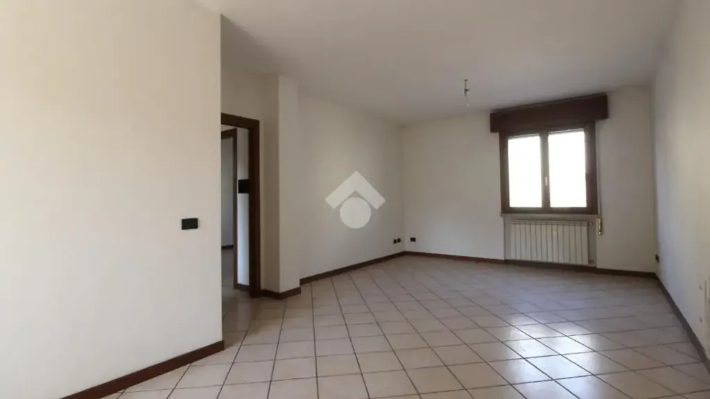 Pièces - Ground Floor Trilocale with Private Garage in Dello