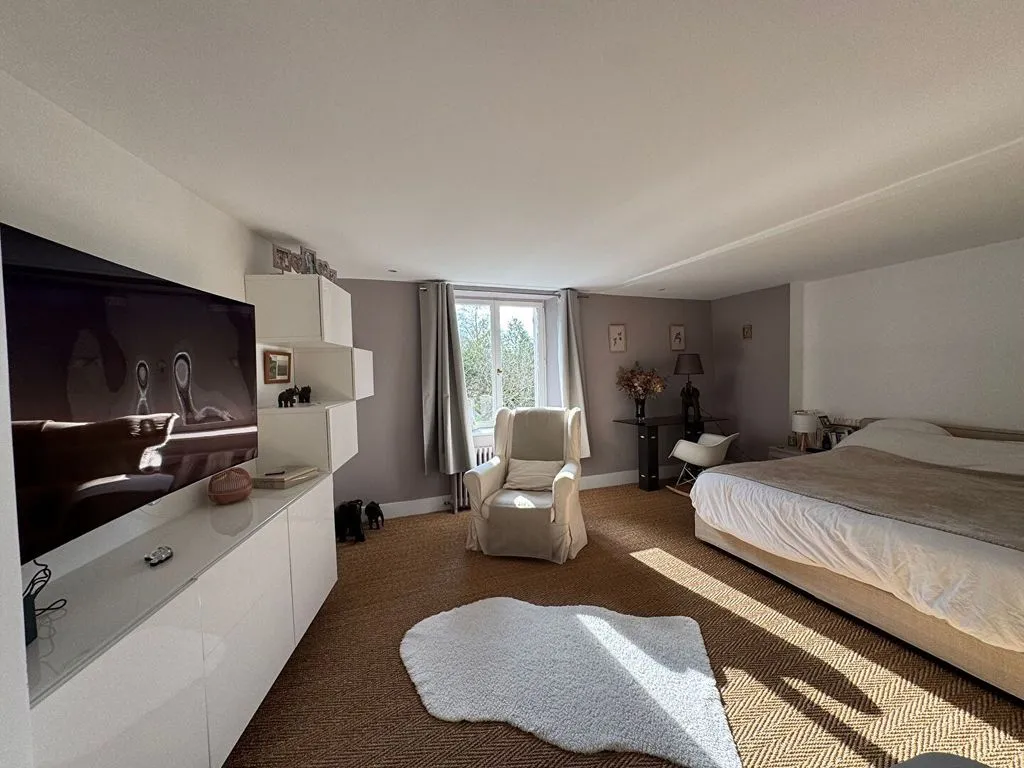 Bedrooms - Luxury House with Double Exposure in Saint-Nom-la-Bretêche