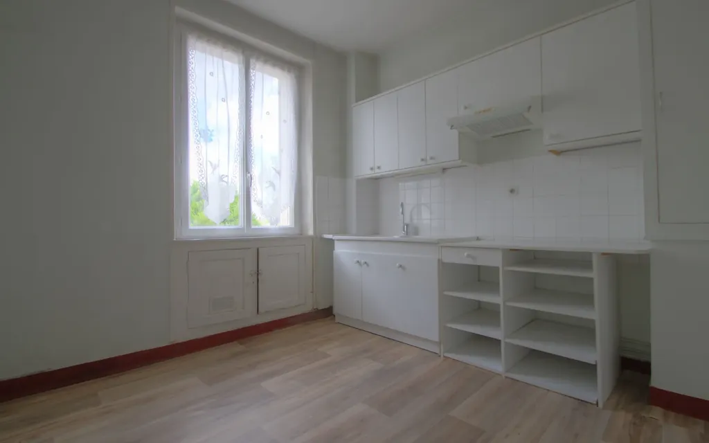 Kitchen - Apartment with Park View in Orléans