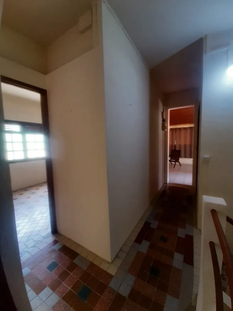 hallway_entrance