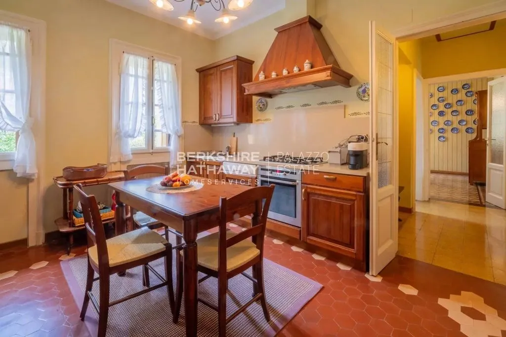Cuisine - Liberty-Style Villa with Park in Valle Intelvi