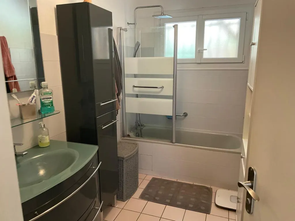 Salles de bain - Villa T4 avec Jardin à Villeneuve-Tolosane