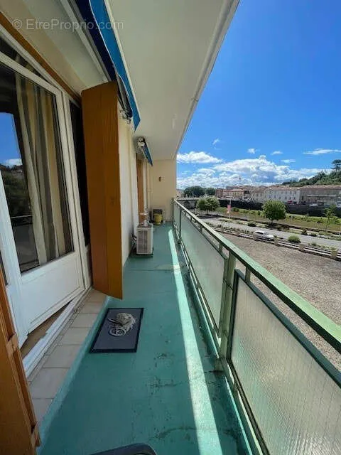 Balcon - Appartement T3 avec Balcon au Centre-ville d'Alès