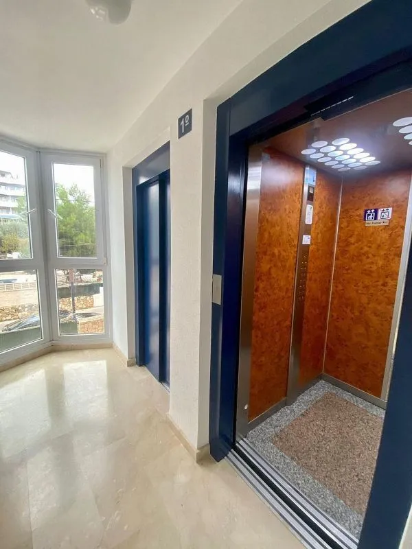 Esik - Spacious Apartment with Sea View in Caleta