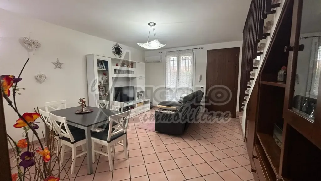 Dining Room - Bifamiliar Villa with Garden in Occhiobello