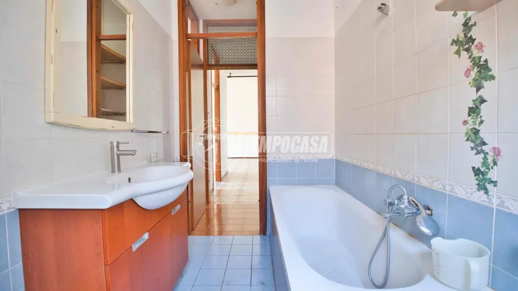 Vannitoad - Bright 2-Bedroom Apartment with Balcony in Cameri