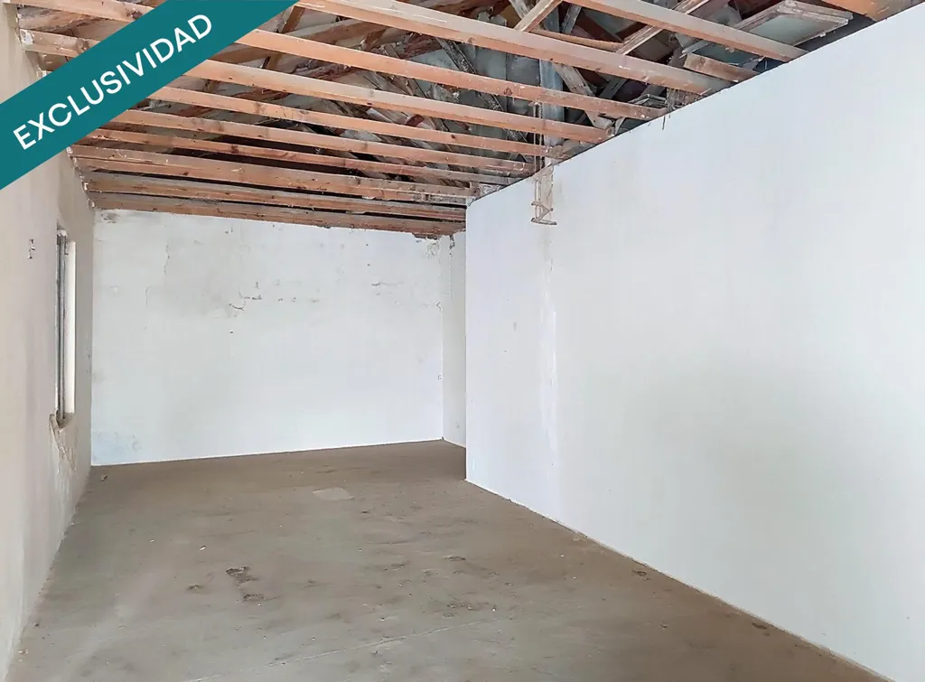 Toad - Detached House with Large Plot in Almagro