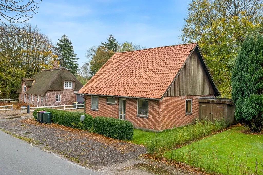 Välivaade - Fenced Villa with Garden in Højer