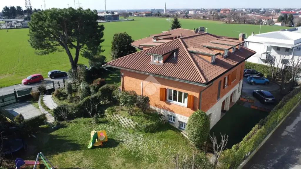 Vue aérienne - First-Floor Apartment with Private Porch in Mozzo